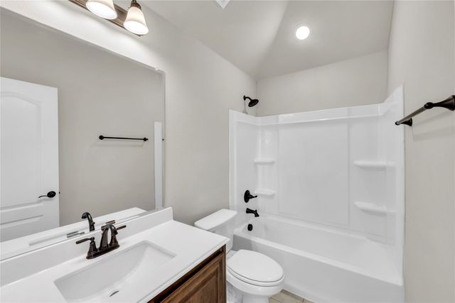 452 W Autumn Hill Bluff, Lavon, TX 75166