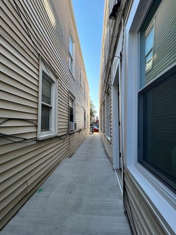 5714 W Grand Avenue 2R, Chicago, IL 60639