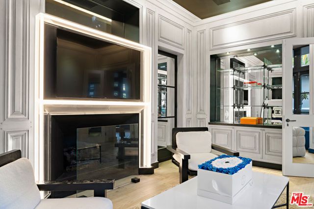 10288 Century Woods Drive, Los Angeles, CA 90067