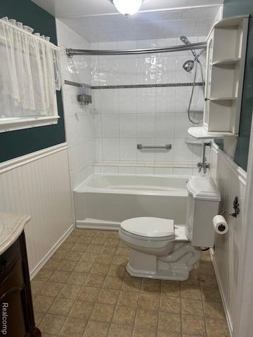 35236 Glen Street, Westland, MI 48186