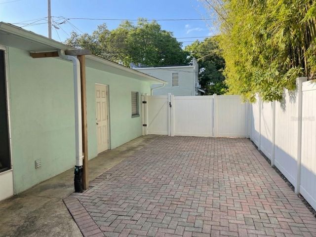 807 26TH AVENUE N, St Petersburg, FL 33704