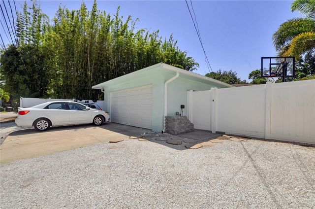 807 26TH AVENUE N, St Petersburg, FL 33704