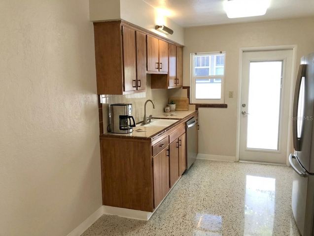 807 26TH AVENUE N, St Petersburg, FL 33704