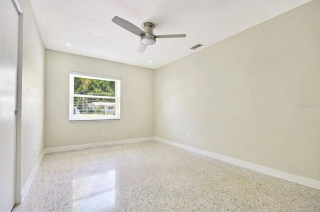 807 26TH AVENUE N, St Petersburg, FL 33704