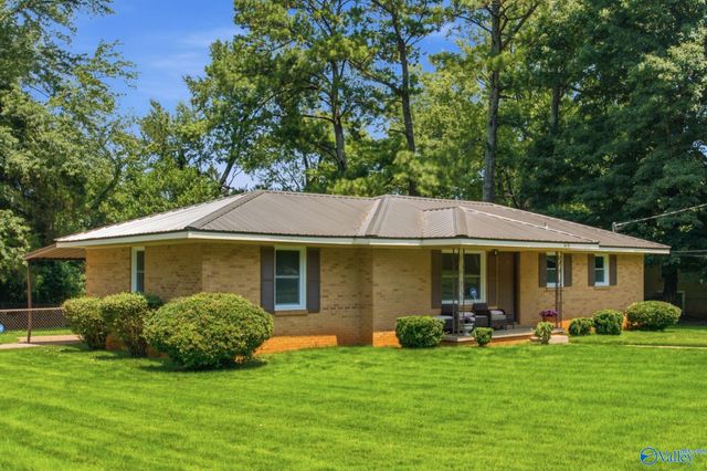 3116 Greenhill Drive NW, Huntsville, AL 35810