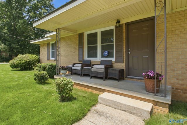 3116 Greenhill Drive NW, Huntsville, AL 35810