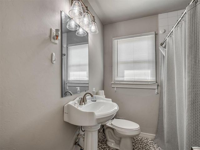 2926 NW 72nd Street, Oklahoma City, OK 73116