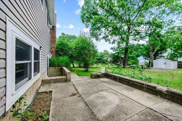 3 Ronald Lane, Sayville, NY 11782