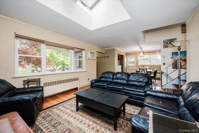 3 Ronald Lane, Sayville, NY 11782