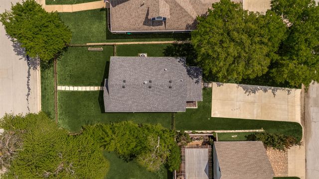 612 E Wall Street, Grapevine, TX 76051