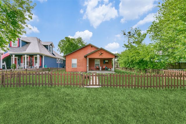612 E Wall Street, Grapevine, TX 76051