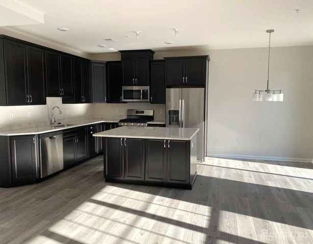 304 Dickson Court, Highland Park, NJ 08904