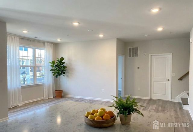 304 Dickson Court, Highland Park, NJ 08904