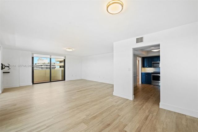 600 Biltmore Way 1214, Coral Gables, FL 33134