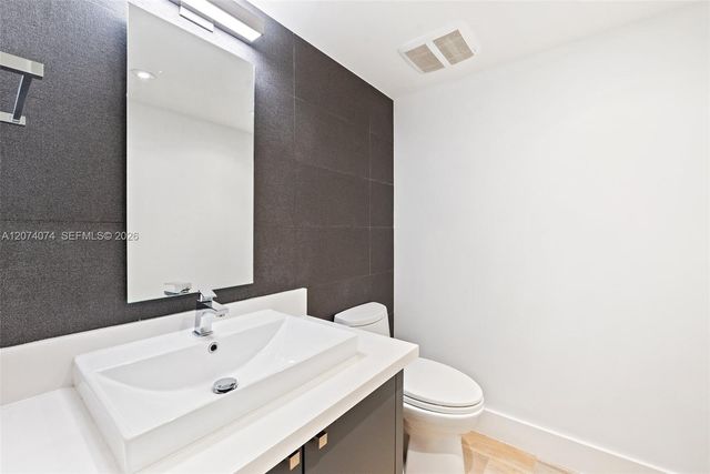 600 Biltmore Way 1214, Coral Gables, FL 33134