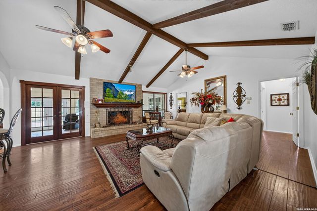 8703 Golden, Windcrest, TX 78239