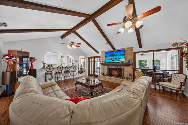 8703 Golden, Windcrest, TX 78239