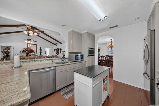 8703 Golden, Windcrest, TX 78239