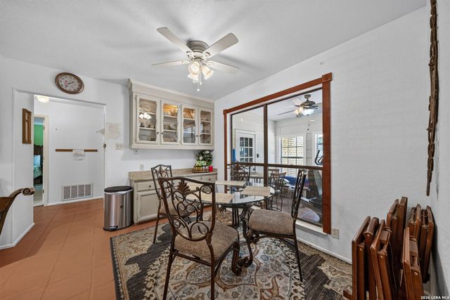 8703 Golden, Windcrest, TX 78239