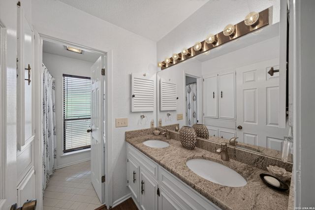 8703 Golden, Windcrest, TX 78239