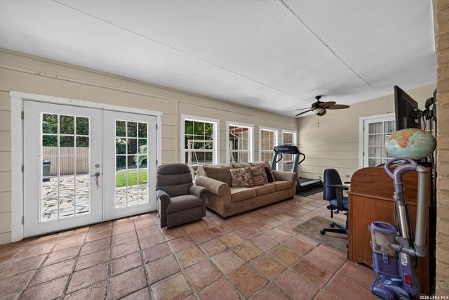 8703 Golden, Windcrest, TX 78239