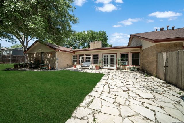 8703 Golden, Windcrest, TX 78239
