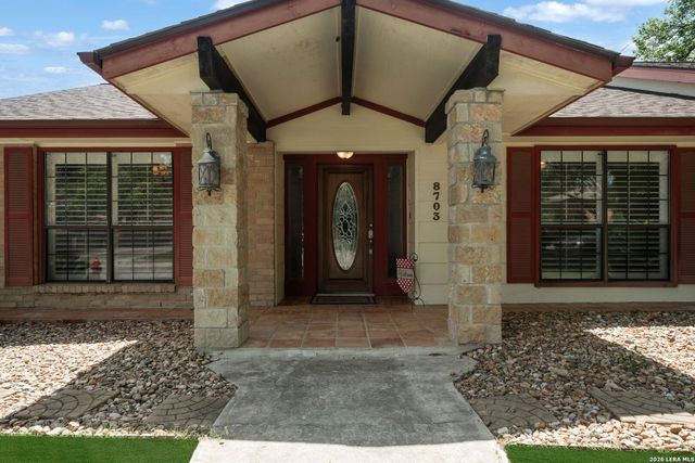 8703 Golden, Windcrest, TX 78239