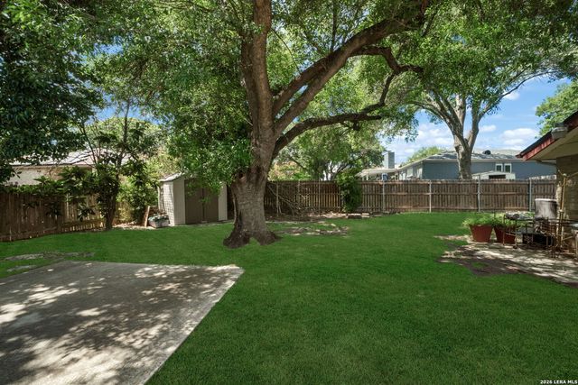 8703 Golden, Windcrest, TX 78239
