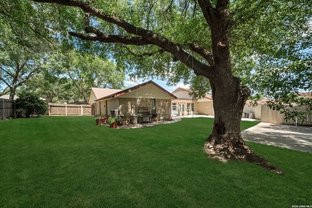 8703 Golden, Windcrest, TX 78239