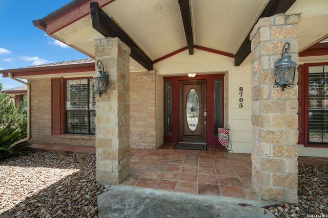8703 Golden, Windcrest, TX 78239