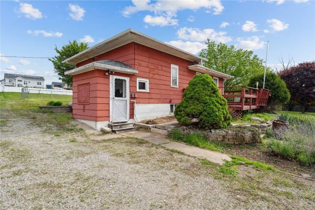 1895 33rd Avenue SW, Cedar Rapids, IA 52404