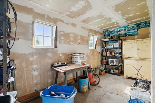 1895 33rd Avenue SW, Cedar Rapids, IA 52404