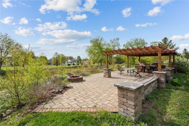 1895 33rd Avenue SW, Cedar Rapids, IA 52404