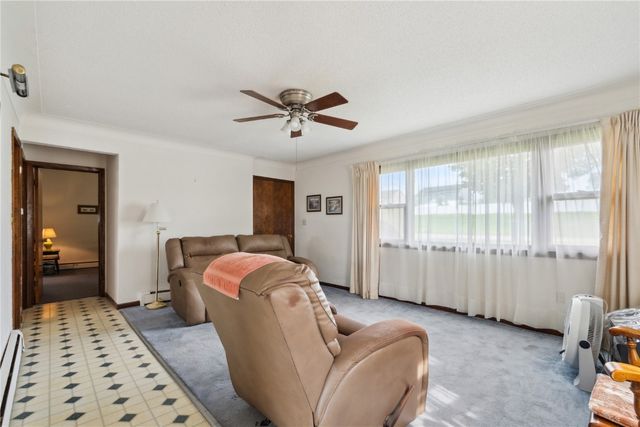 1895 33rd Avenue SW, Cedar Rapids, IA 52404