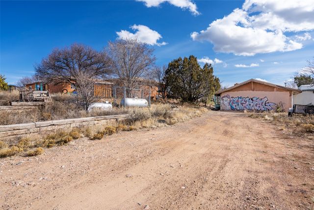 400 Brunn School Road, Santa Fe, NM 87505