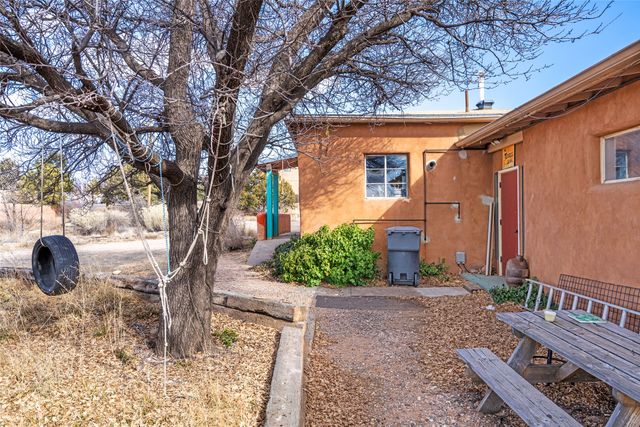 400 Brunn School Road, Santa Fe, NM 87505