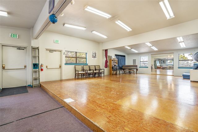 400 Brunn School Road, Santa Fe, NM 87505