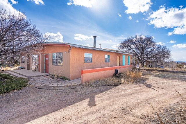400 Brunn School Road, Santa Fe, NM 87505