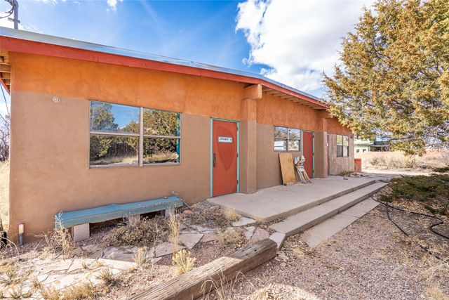 400 Brunn School Road, Santa Fe, NM 87505