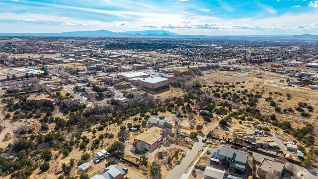 400 Brunn School Road, Santa Fe, NM 87505