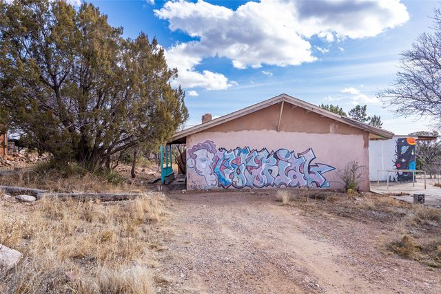 400 Brunn School Road, Santa Fe, NM 87505