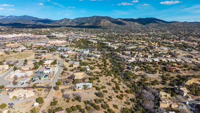 400 Brunn School Road, Santa Fe, NM 87505