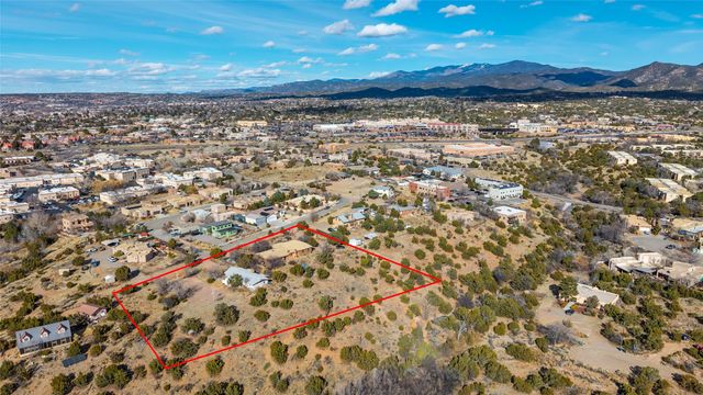 400 Brunn School Road, Santa Fe, NM 87505