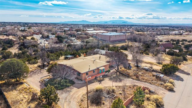 400 Brunn School Road, Santa Fe, NM 87505