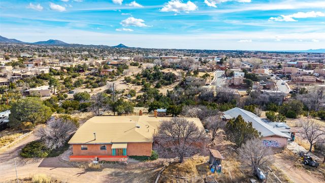 400 Brunn School Road, Santa Fe, NM 87505