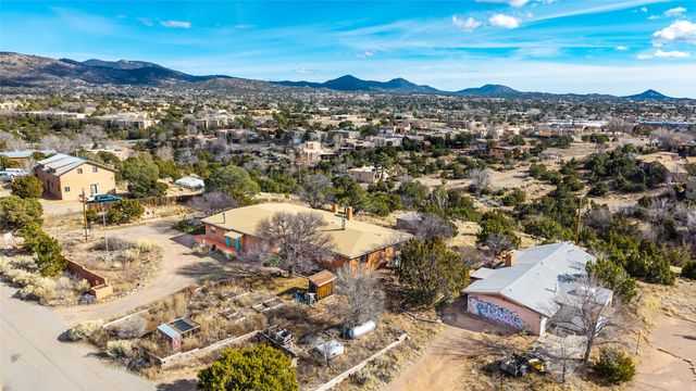 400 Brunn School Road, Santa Fe, NM 87505