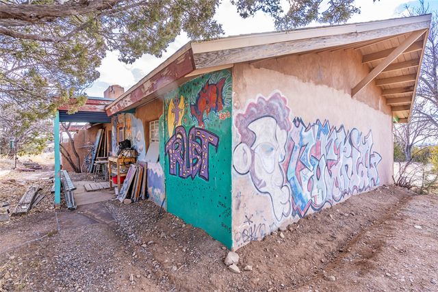 400 Brunn School Road, Santa Fe, NM 87505