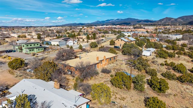 400 Brunn School Road, Santa Fe, NM 87505