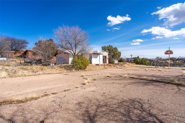 400 Brunn School Road, Santa Fe, NM 87505