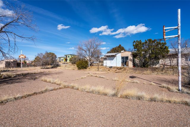 400 Brunn School Road, Santa Fe, NM 87505
